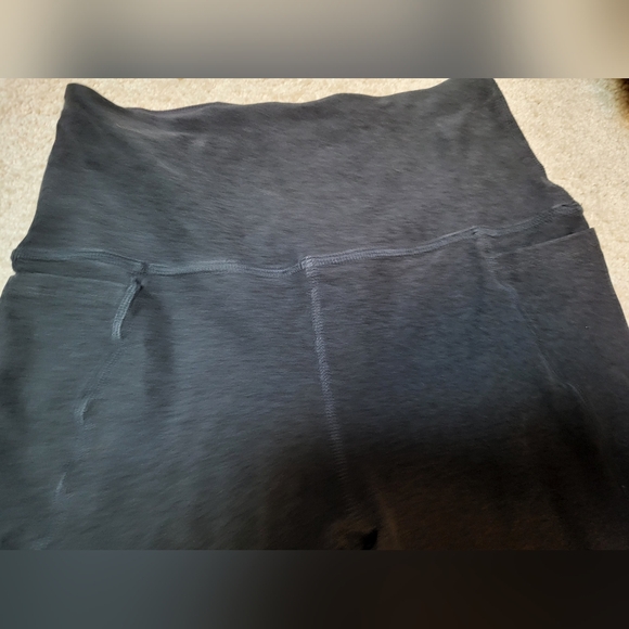 Elegant Black High-Rise Leggings - Size S - Picture 3 of 3